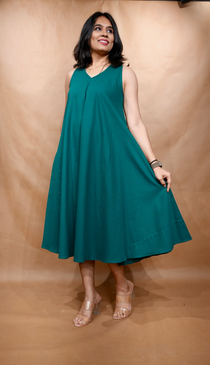 Emerald Drift Anti-Fit Circular Dress
