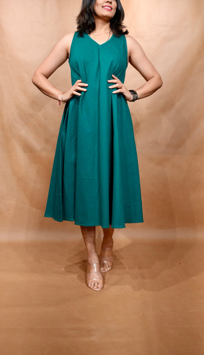 Emerald Drift Anti-Fit Circular Dress